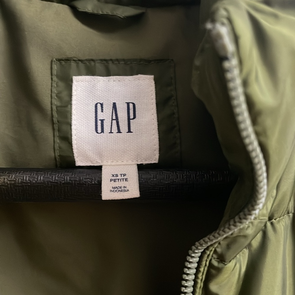 Gap - Picture 6 of 11